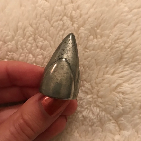 Silver tone claw ring - Picture 2 of 4